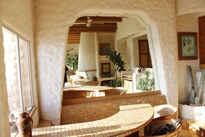 케이블 채널 시청이 가능한 32인치 LCD TV, TV