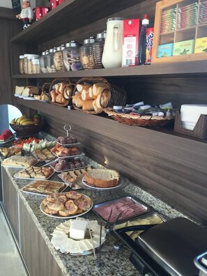 Petit déjeuner buffet compris tous les jours