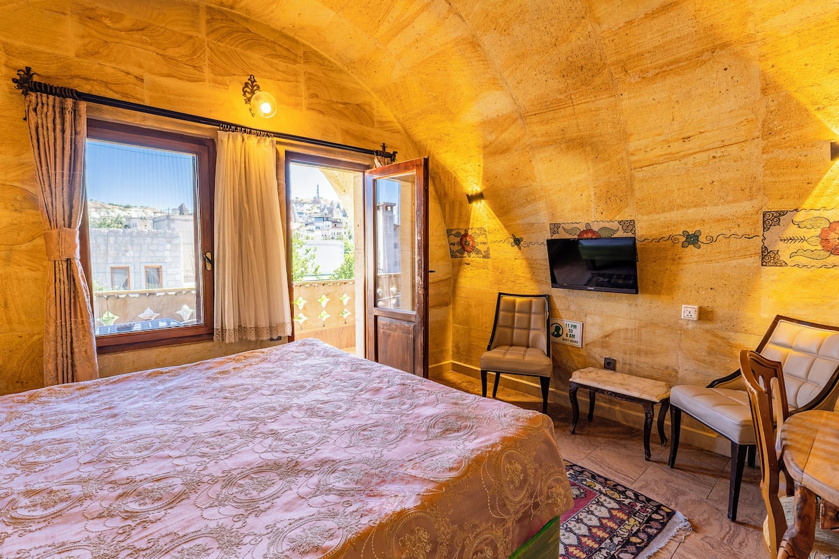 1 bedroom, premium bedding, Select Comfort beds, individually decorated