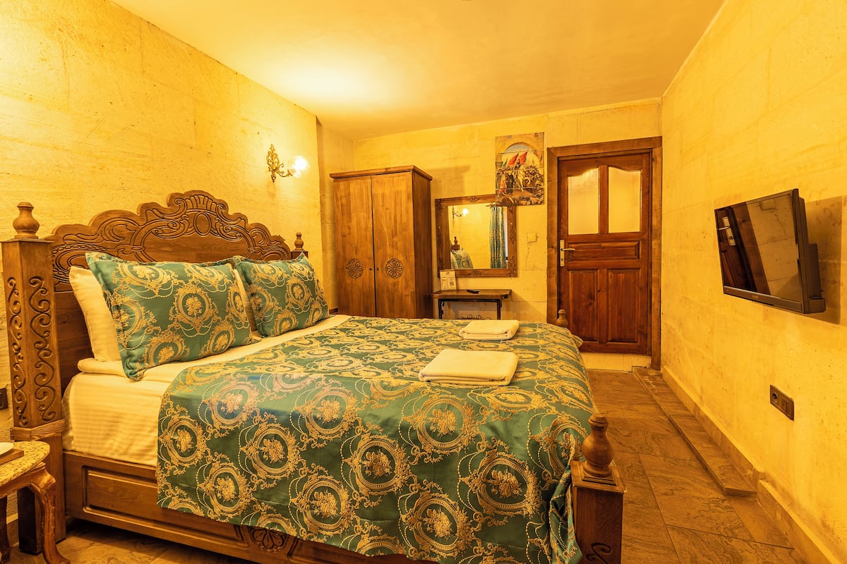 1 bedroom, premium bedding, Select Comfort beds, individually decorated