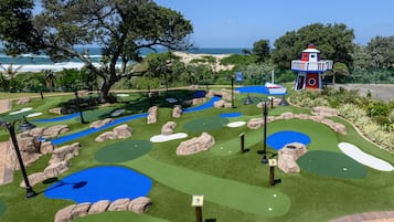 Mini-golf