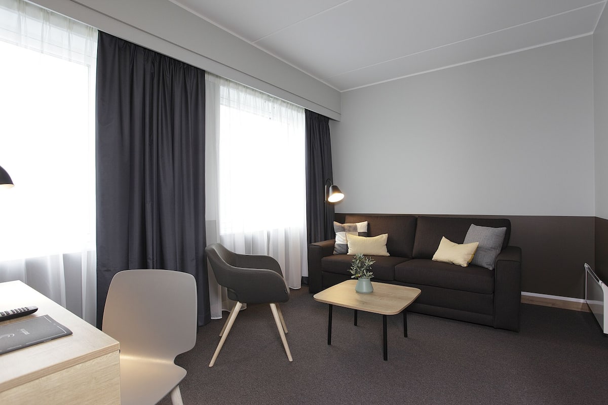 studio suite, ocean view | 1 bedroom, desk, soundproofing, free wifi