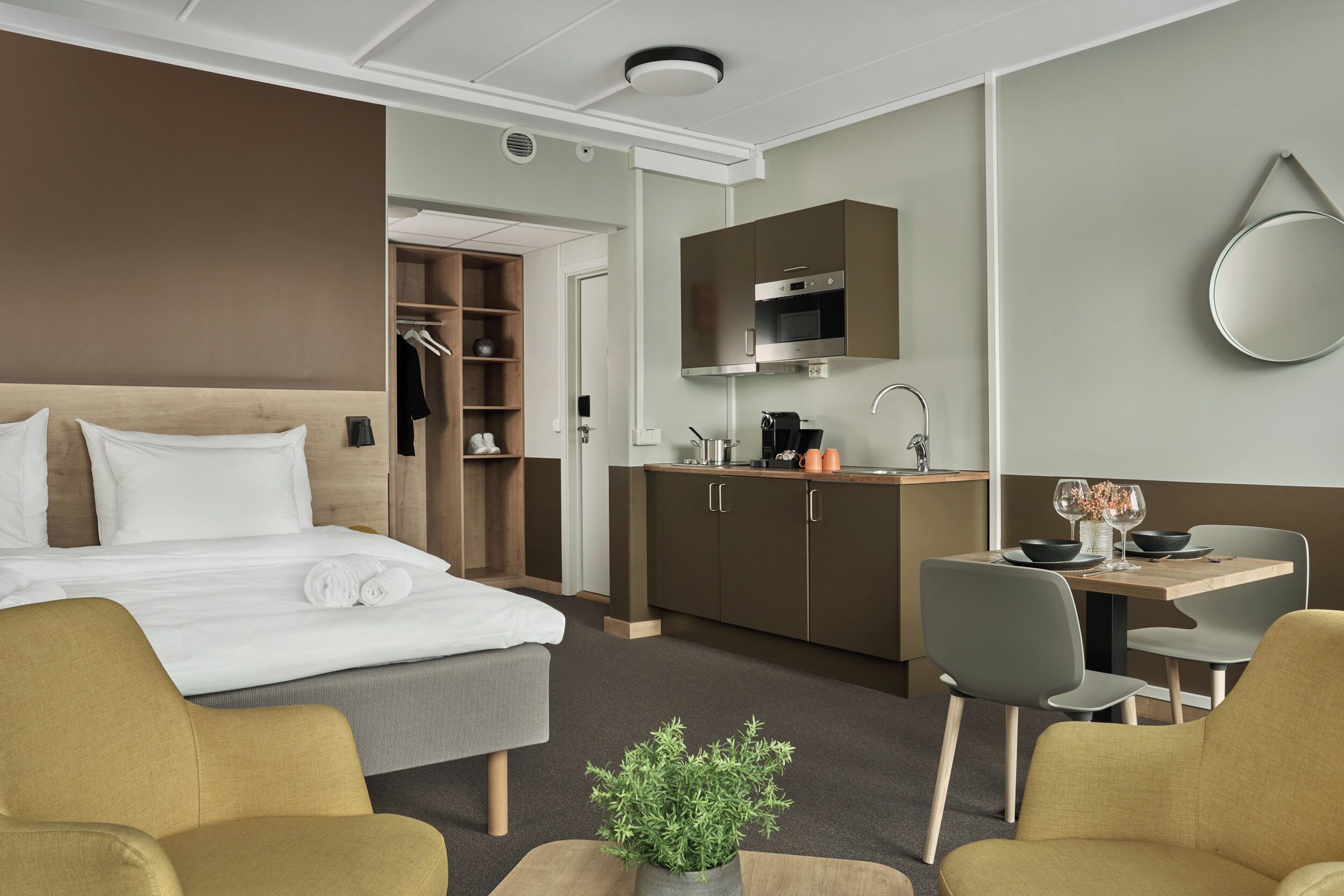 Studio Suite, Ocean View | Desk, soundproofing, free WiFi, bed sheets