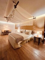 Villa Spa | Premium bedding, minibar, in-room safe, individually decorated