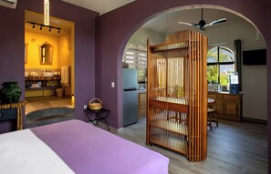 Suite estudio Deluxe | Minibar, caja fuerte, wifi gratis y ropa de cama