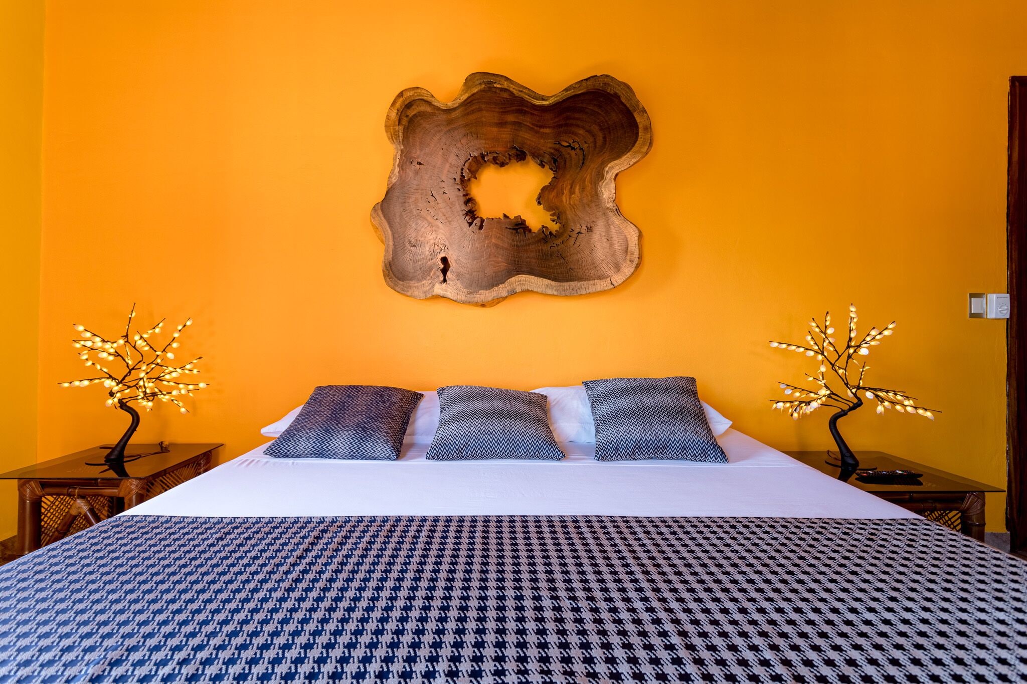 basic room, 1 king bed | 1 bedroom, minibar, in-room safe, free wifi