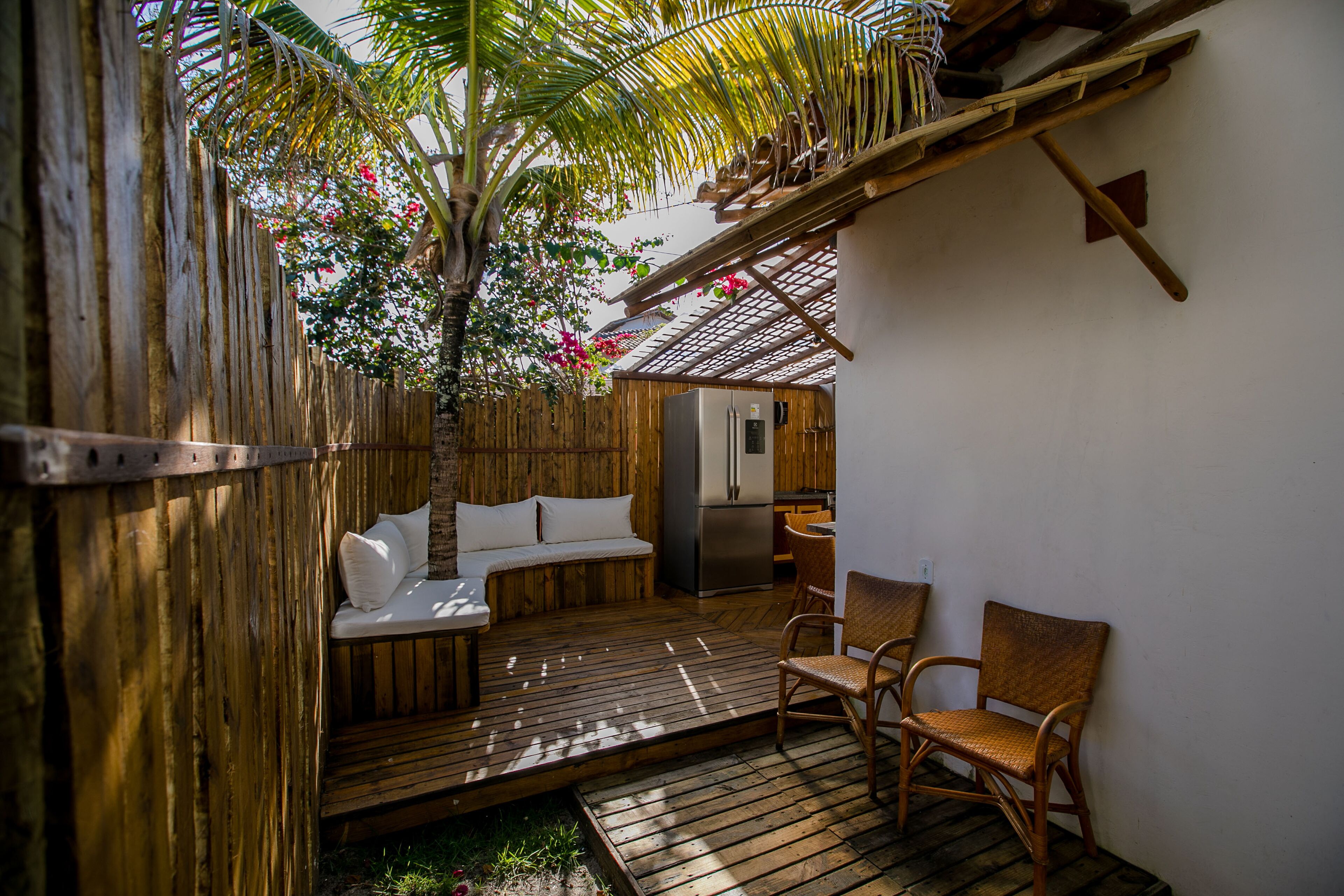 Estudio | Cocina privada | Microondas y utensilios de cocina