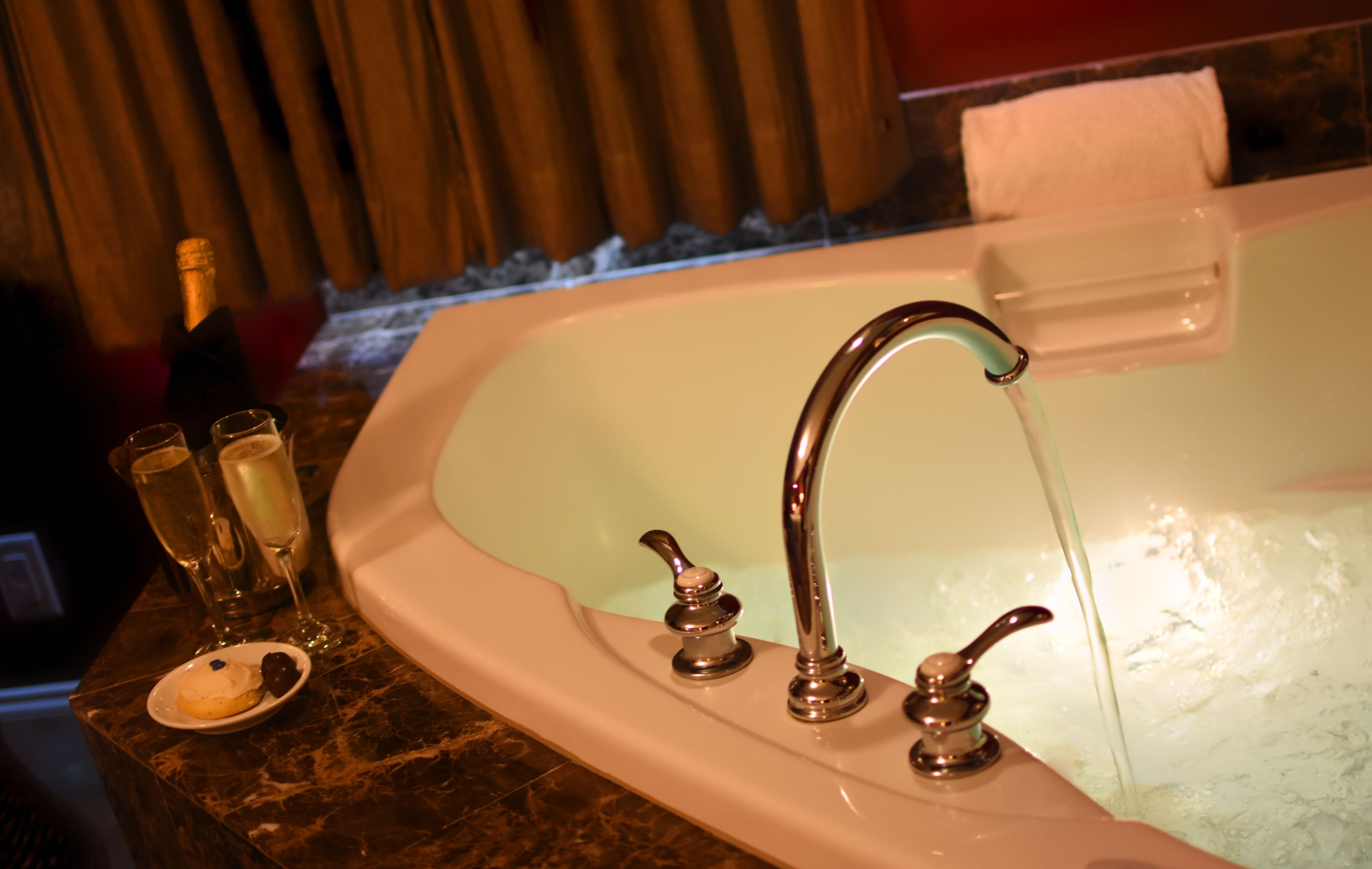 1 bedroom, frette italian sheets, premium bedding, in-room safe