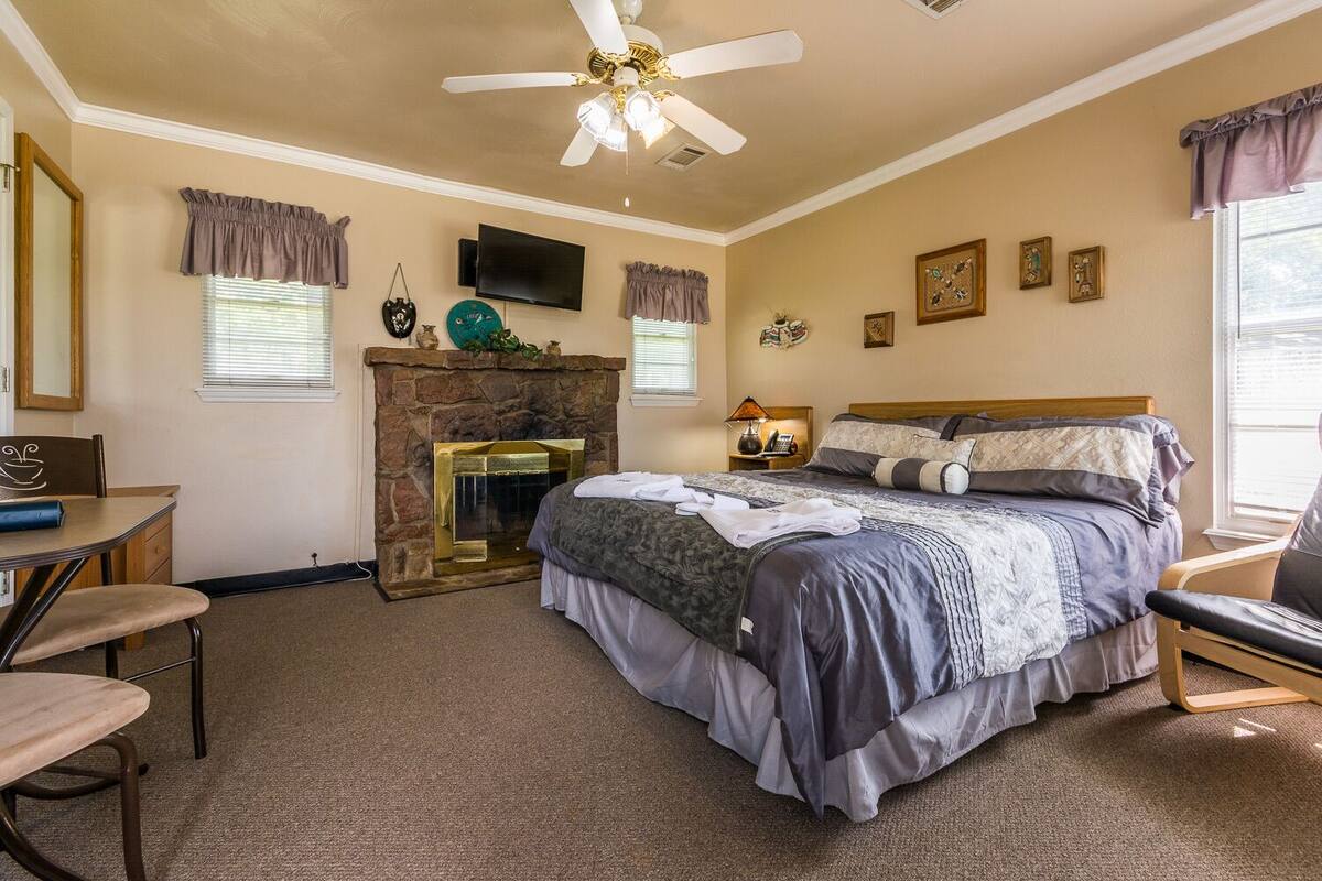 In-room safe, desk, soundproofing, bed sheets