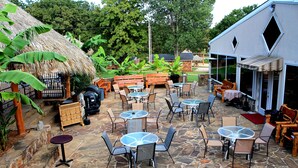 Outdoor dining - Lake Texoma Lodge and Resort (Mead)