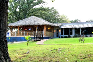 Exterior - Lake Texoma Lodge and Resort (Mead)