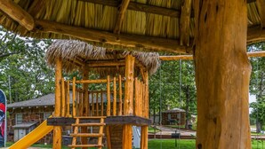 Children's play area - outdoor - Lake Texoma Lodge and Resort (Mead)