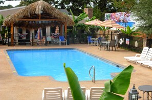 Seasonal outdoor pool, open 10 AM to 8:00 PM, pool cabanas (surcharge) - Lake Texoma Lodge and Resort (Mead)