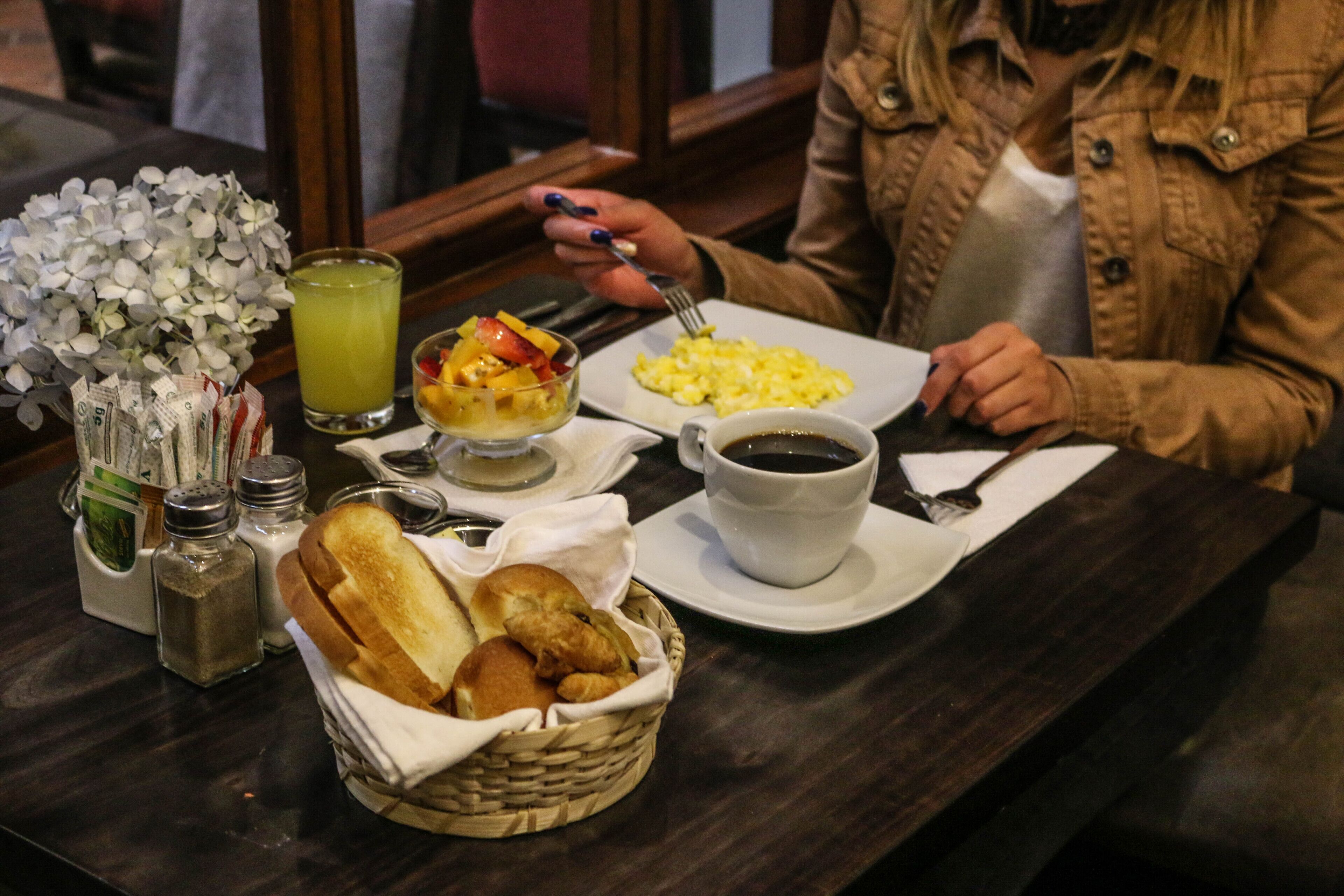 free daily english breakfast