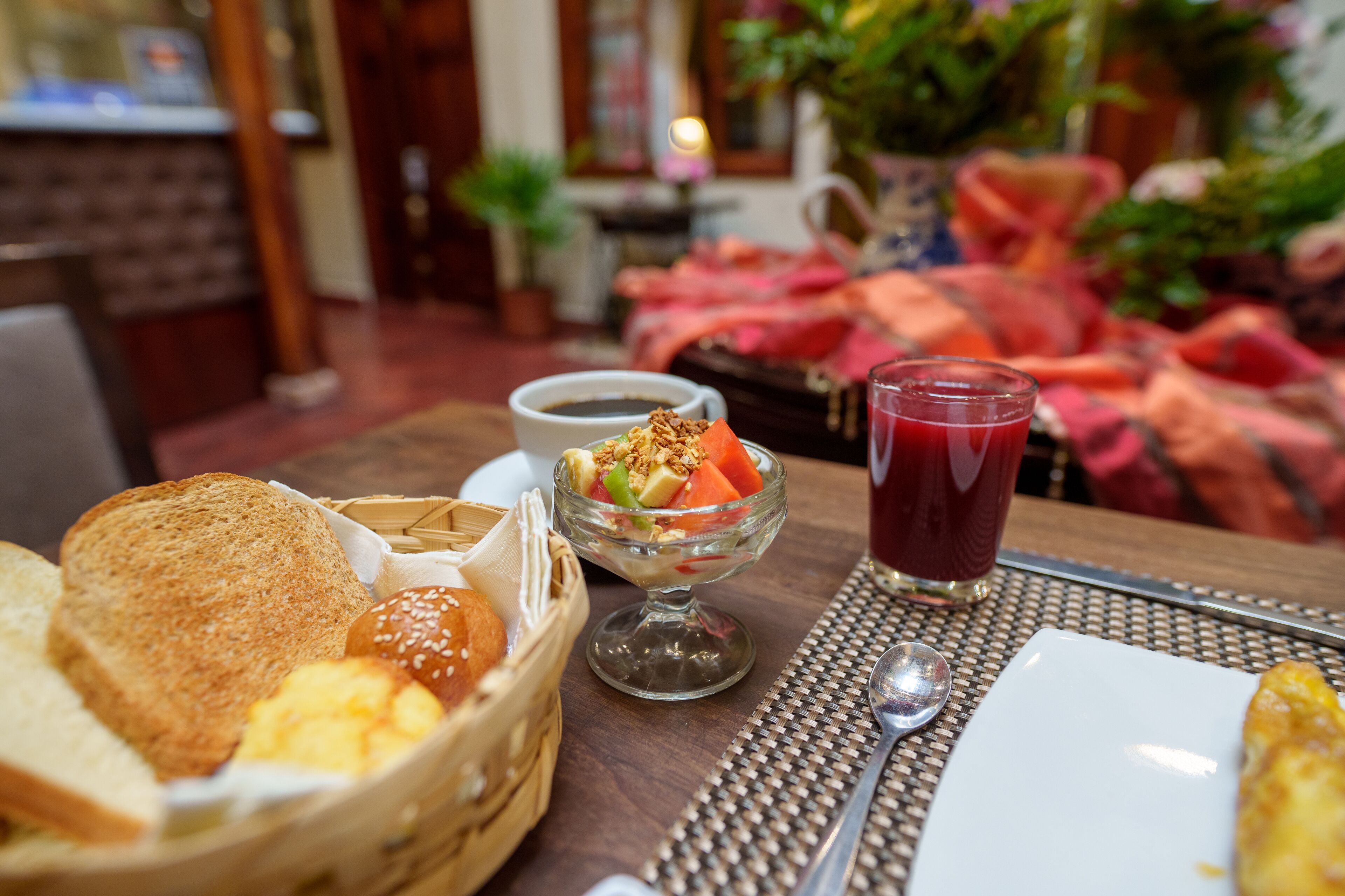 free daily english breakfast