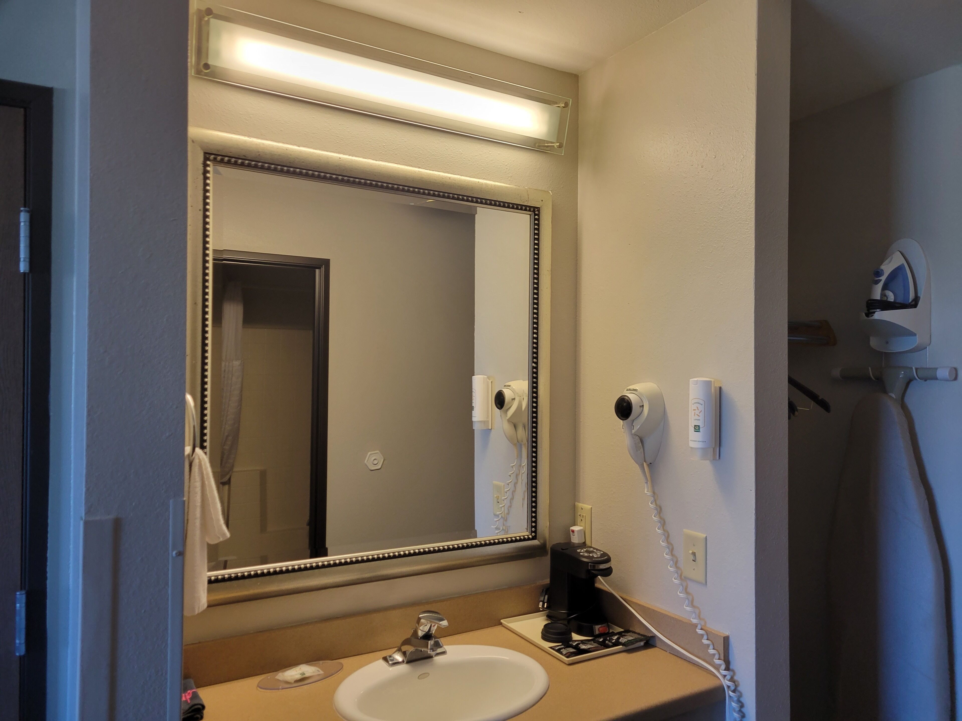 Standard Room, 2 Queen Beds, Non Smoking | Bathroom