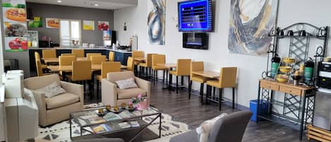 Free daily continental breakfast