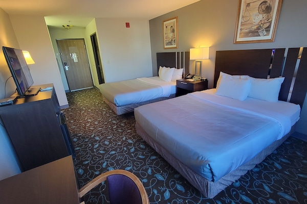 Standard Room, 2 Queen Beds, Non Smoking | Soundproofing, iron/ironing board, free WiFi, bed sheets