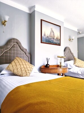 Standard Double Room, Ensuite (Rear Facing) | 1 bedroom - Villa Rothsay Hotel (Cowes)