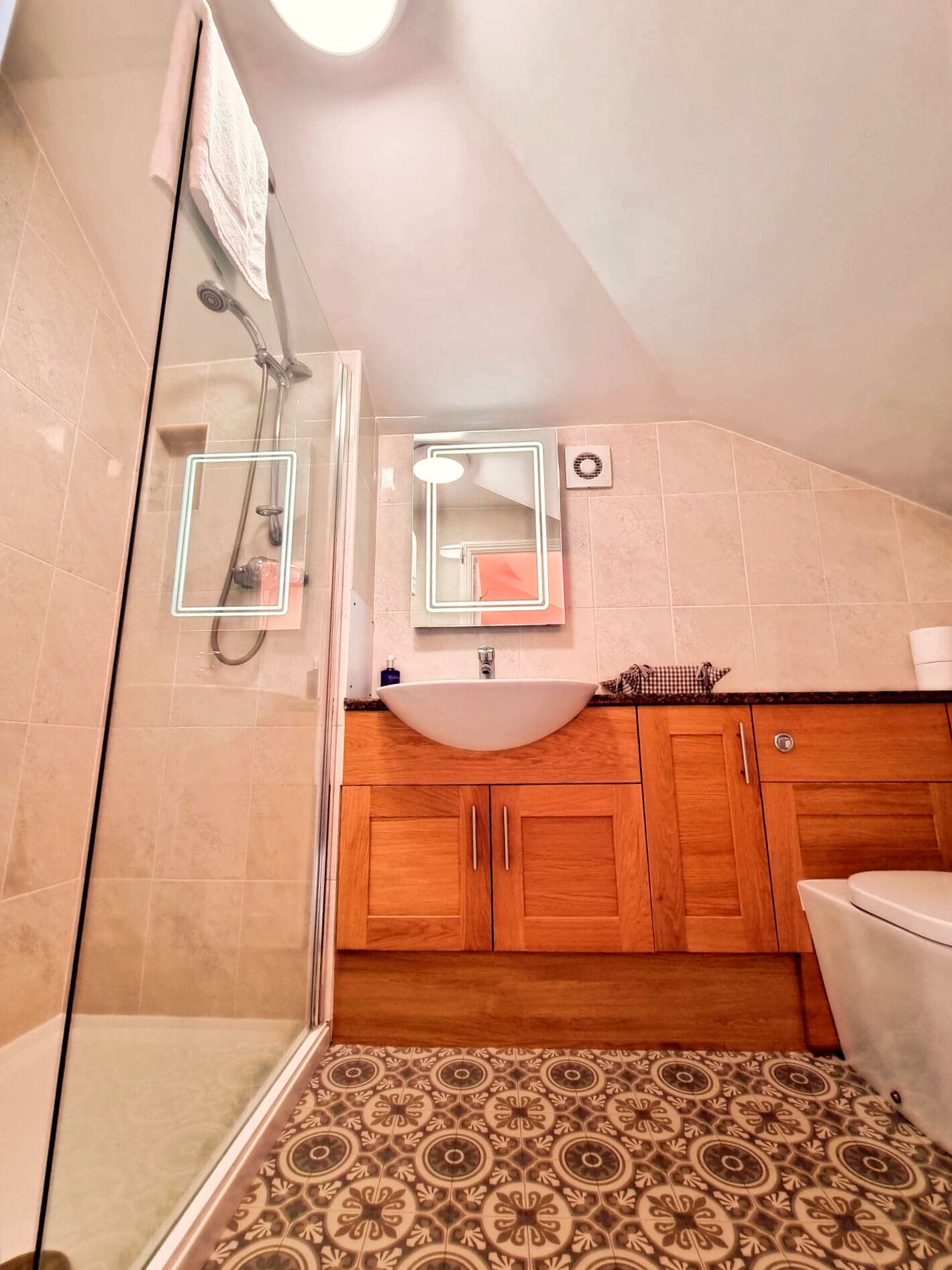 luxury suite, ensuite | bathroom
