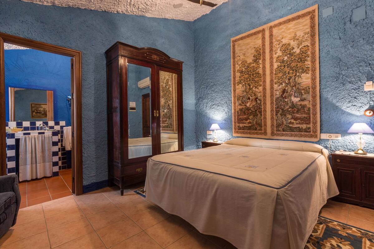 superior double room | individually decorated, individually furnished, desk, blackout curtains