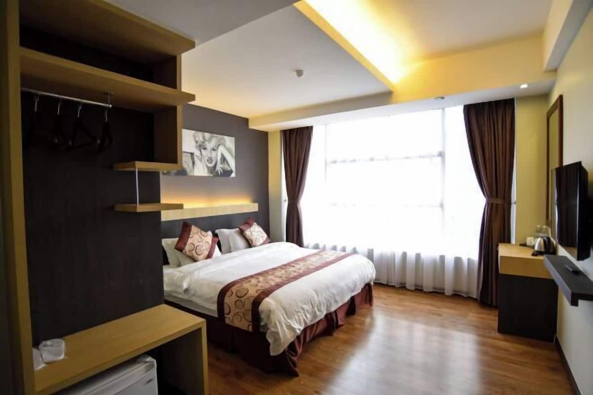 Rollaway beds, free WiFi