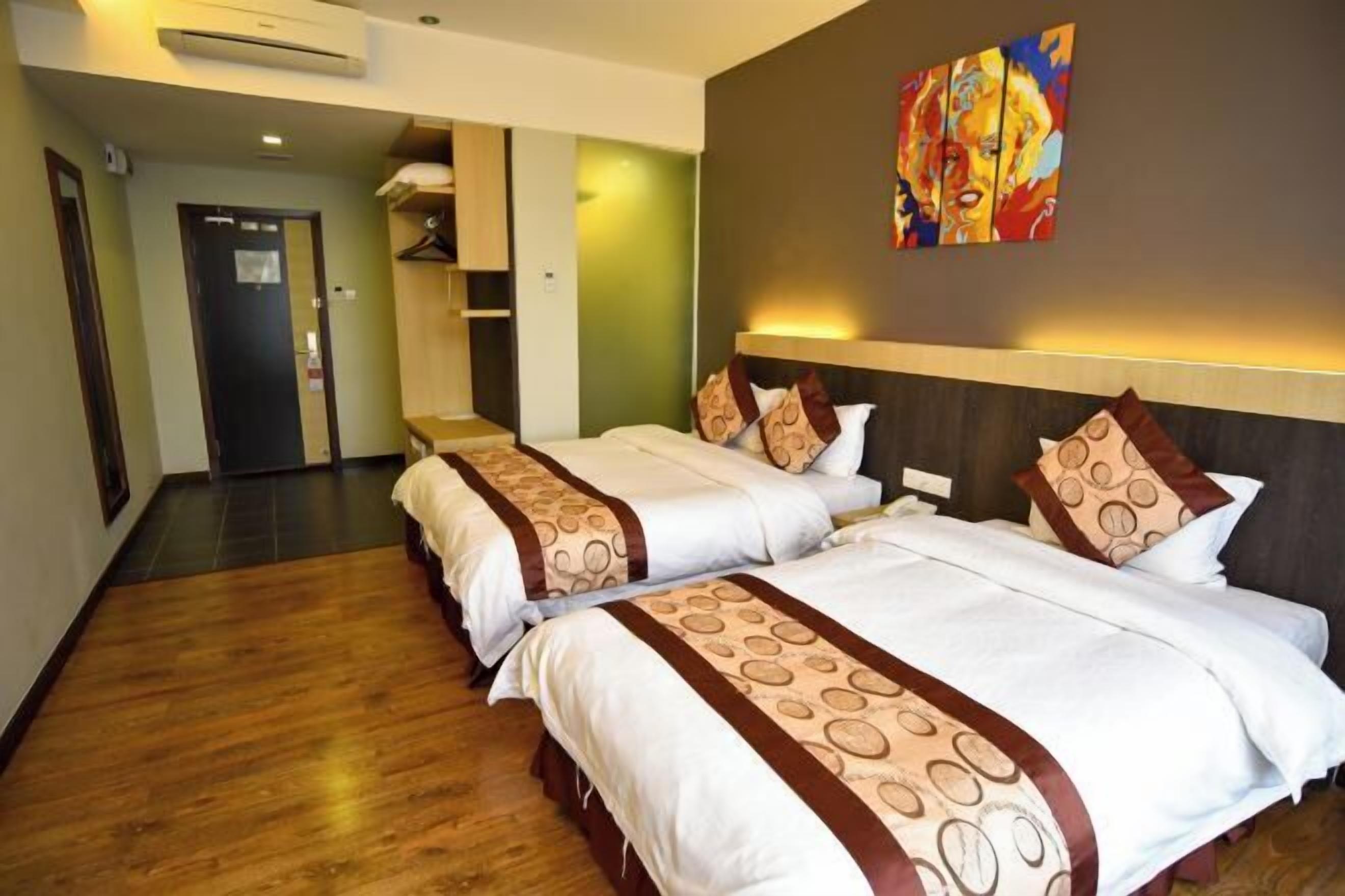 Rollaway beds, free WiFi