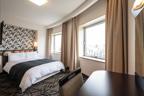 Kahden hengen huone, 1 parisänky, tupakointi kielletty | Työpöytä, kannettavalle tietokoneelle sopiva työtila