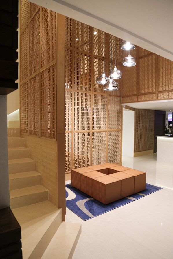 Staircase - Hotel de Karon (Karon)