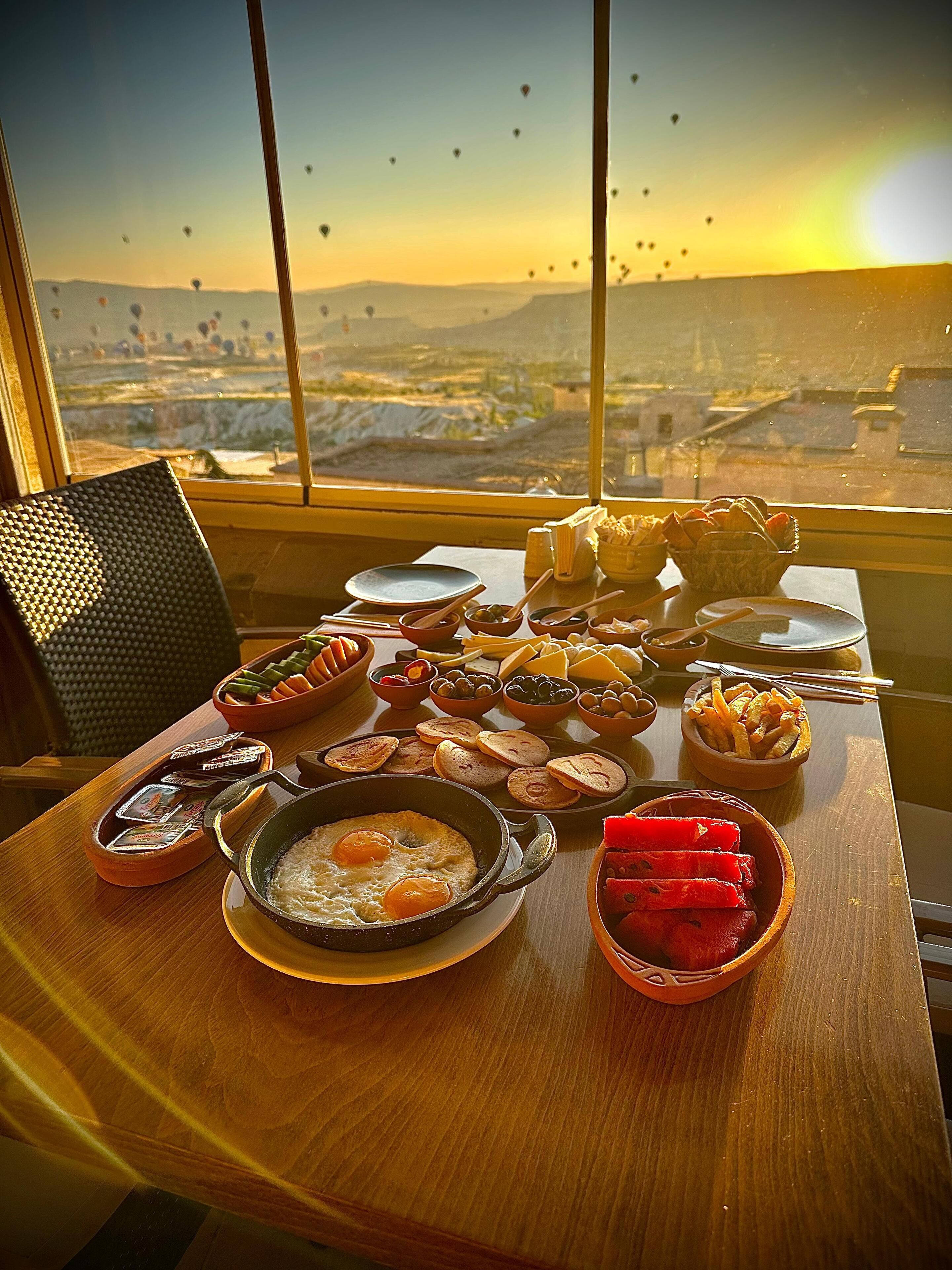 Sudah termasuk sarapan lengkap setiap hari