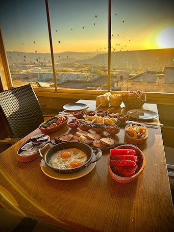 Free daily full breakfast