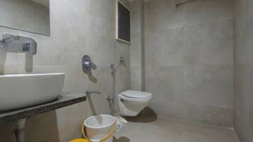 Room (Prime) | Bathroom | Combined shower/bathtub, hair dryer, slippers, towels