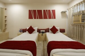 Desk, free WiFi - Hotel Volga (Ahmedabad)