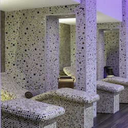 Espace de soins pour les couples, sauna, bain à remous, hammam, hammam