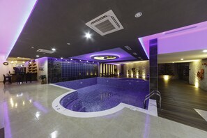 Espace de soins pour les couples, sauna, bain à remous, hammam, hammam