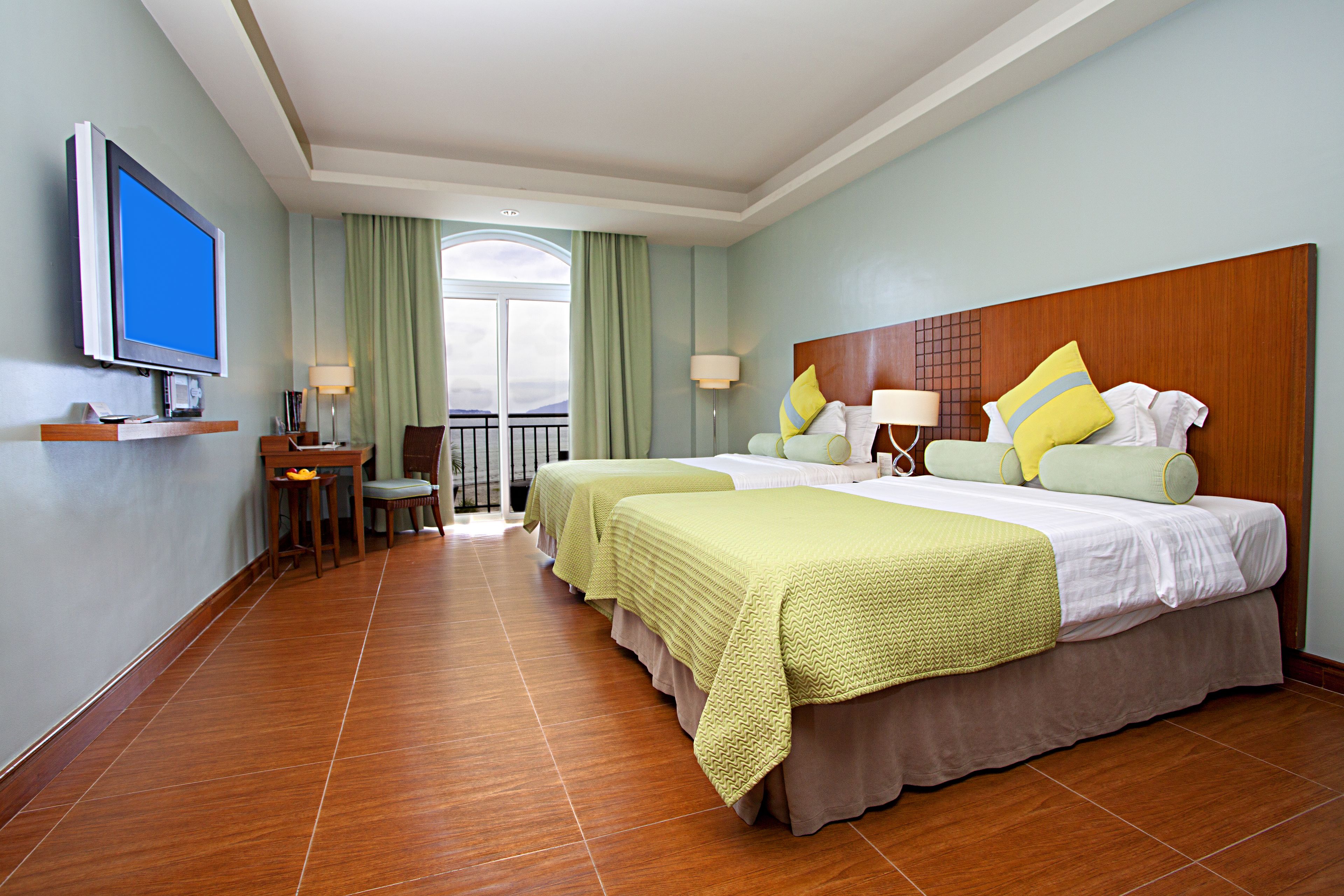 aqua terrace  | minibar, in-room safe, desk, laptop workspace