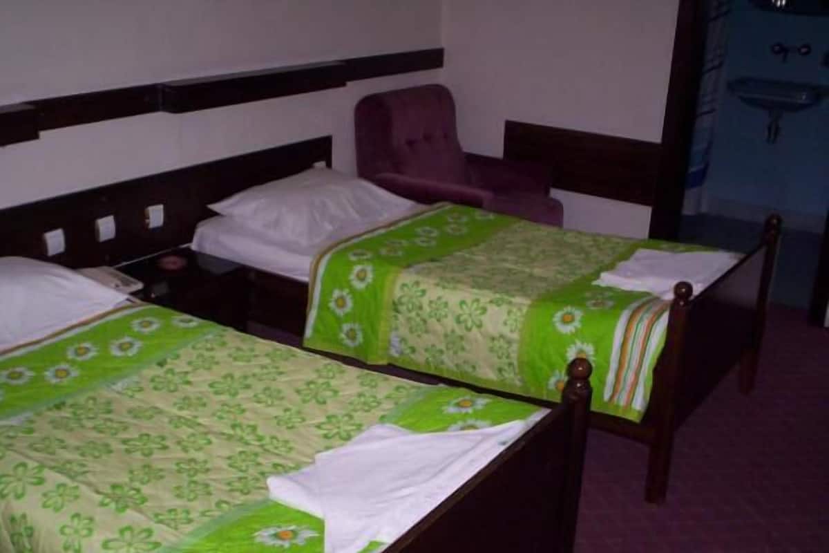Rollaway beds