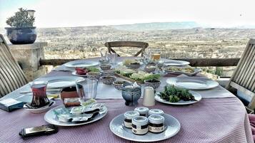 Komplett frokost er inkludert hver dag