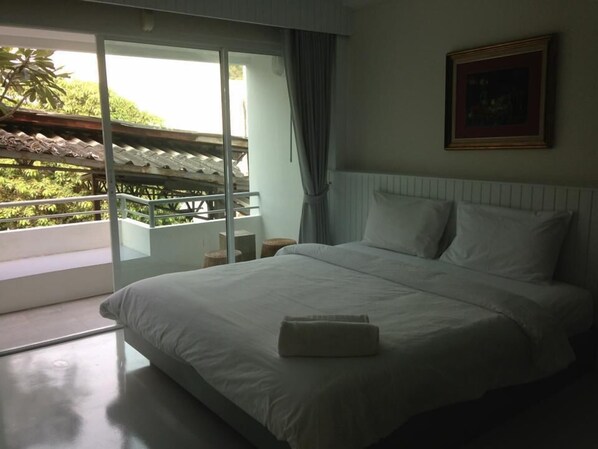 Rollaway beds, free WiFi