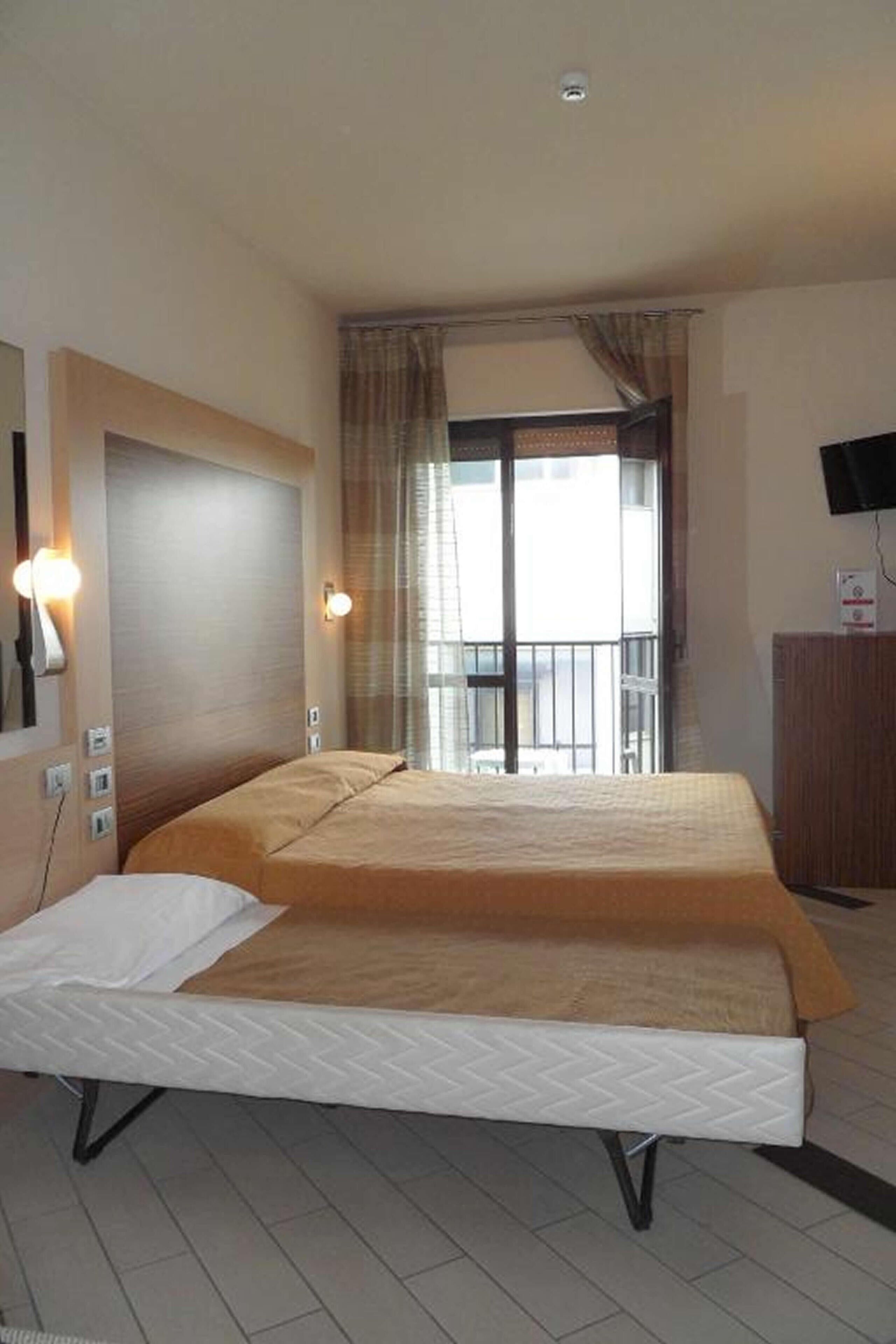 in-room safe, desk, free wifi, bed sheets