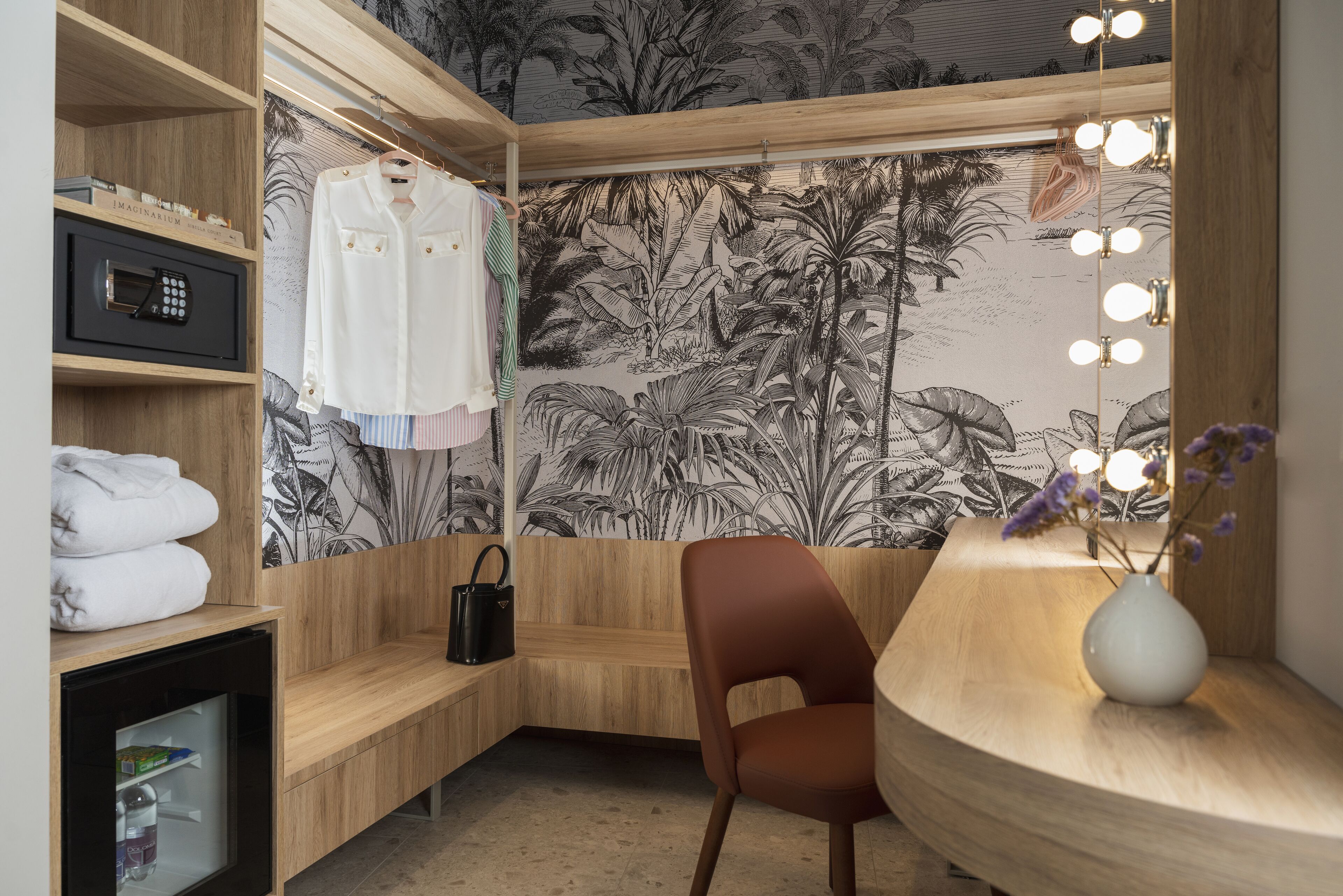 suite | 1 bedroom, frette italian sheets, down duvets, in-room safe