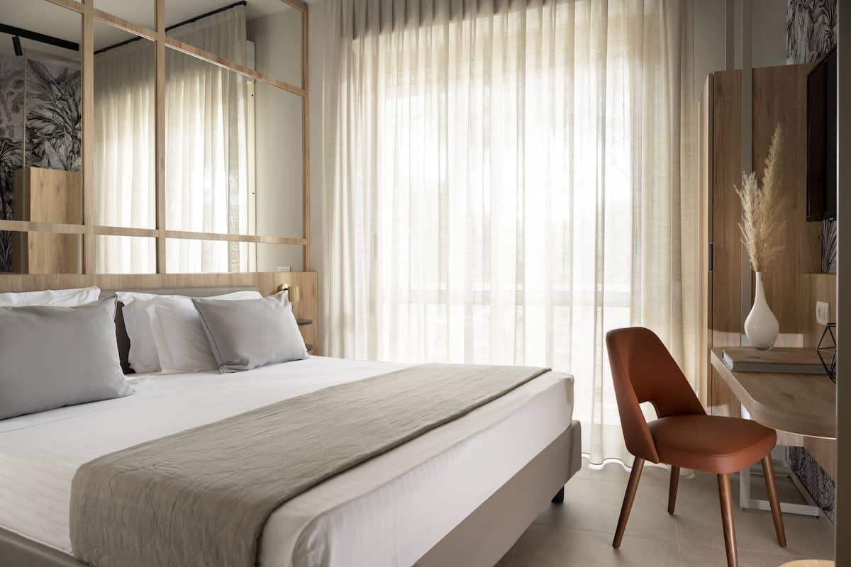 意大利 Frette 床单、羽绒被、客房内保险箱、隔音