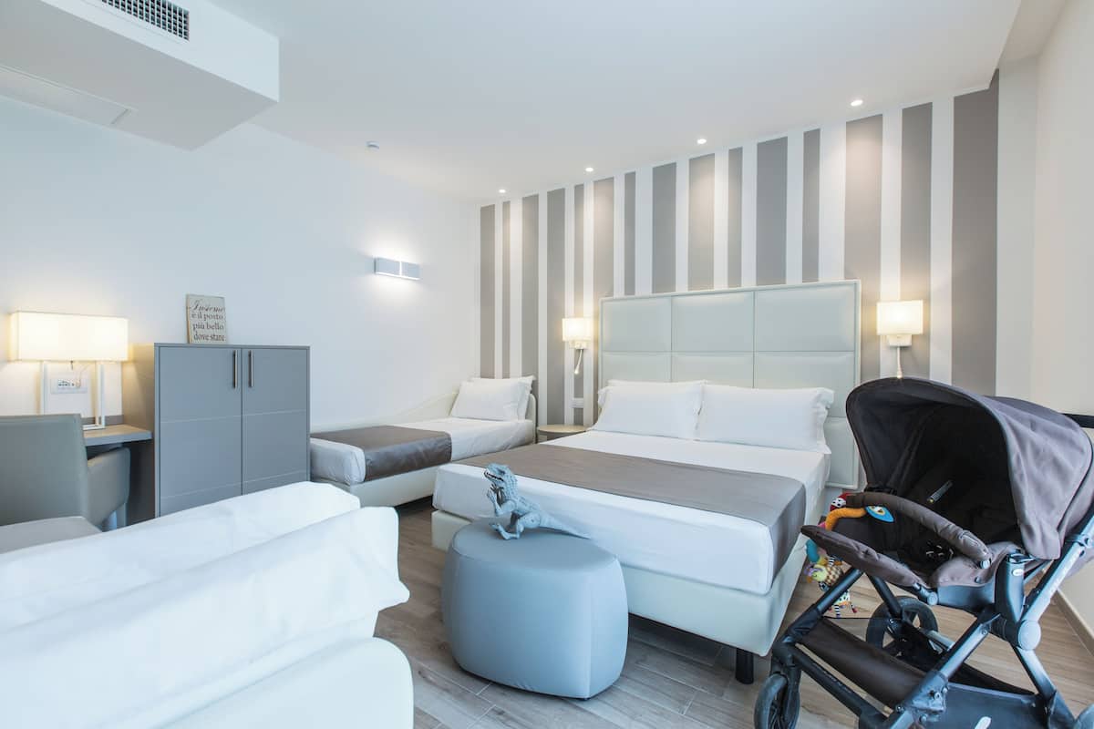 1 bedroom, Frette Italian sheets, down duvets, in-room safe
