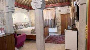 Habitación estándar doble | Ropa de cama de alta calidad, escritorio, sistema de insonorización