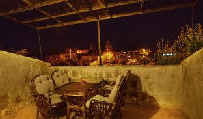 Family Cave Suite with Balcony | ระเบียง