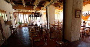 Breakfast, lunch and dinner served  - Antbear Drakensberg Lodge (Umtshezi)