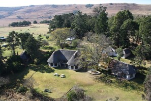 Property grounds - Antbear Drakensberg Lodge (Umtshezi)
