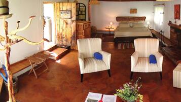 Mountain View Suite | Premium bedding, in-room safe, individually decorated