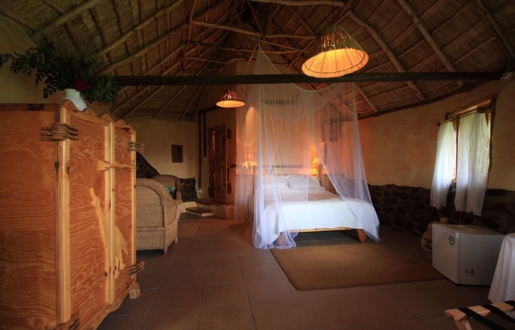 Premium bedding, in-room safe, individually decorated