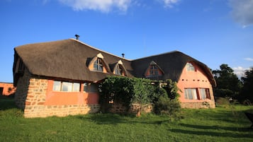 Luxury Suite | Premium bedding, in-room safe, individually decorated